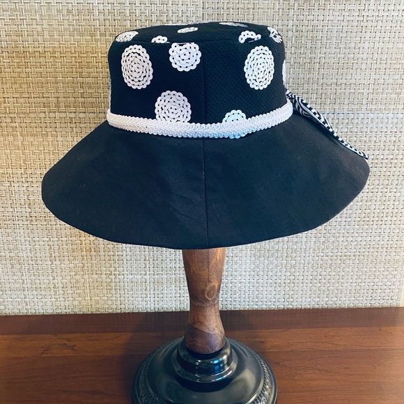 Paula Singleton Accessories Hpdesigner Extra Wide Brim Black White